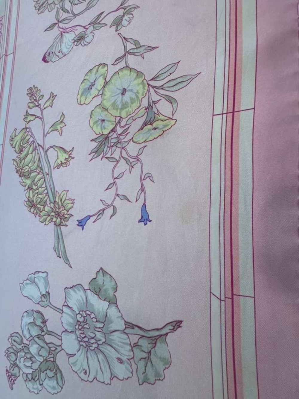 Hermes Silk Scarf Carré 90 Pink Floral Hand Rolled Made in France - Picture 11 of 11